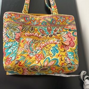 Vera Bradley bag with shoulder straps, 2 zippers